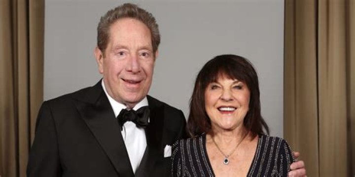 Is Suzyn Waldman Married? Exploring the Personal Life of the Renowned Sports Broadcaster